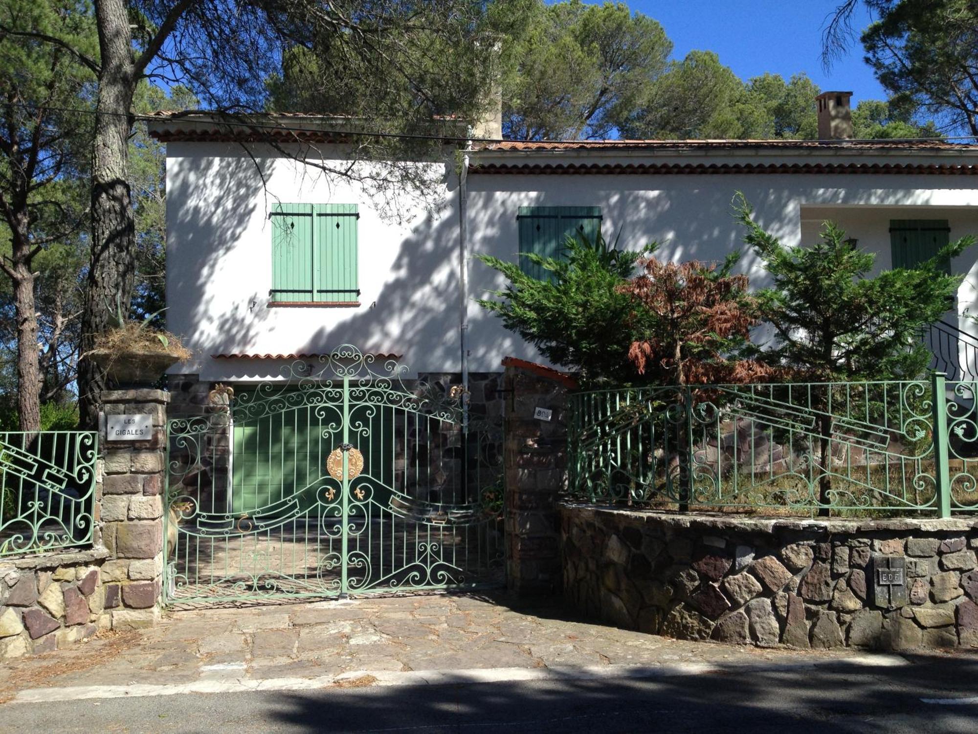 Holiday home Les Cigales